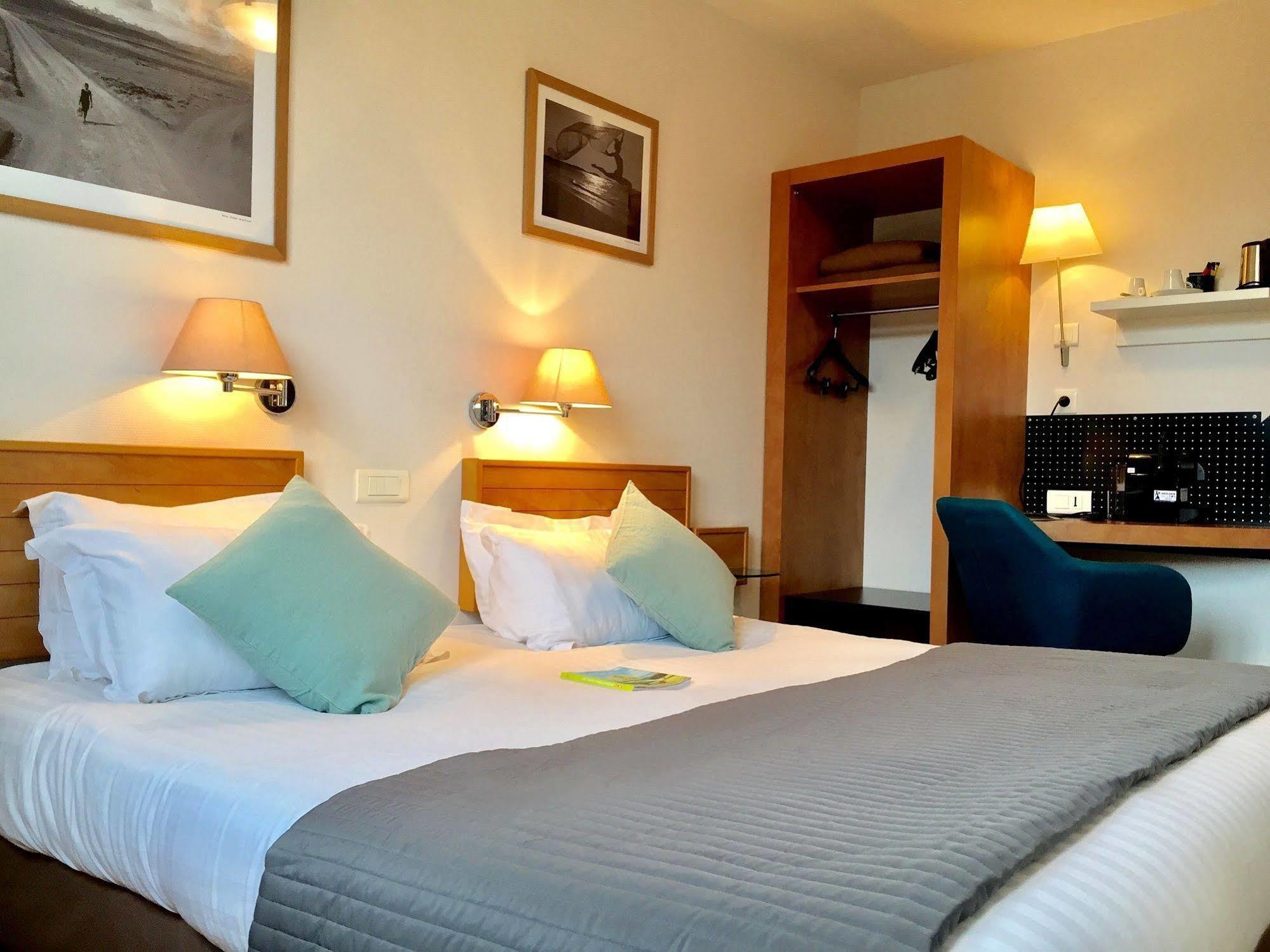 Les Voyageurs Hotell Saint-Renan Eksteriør bilde